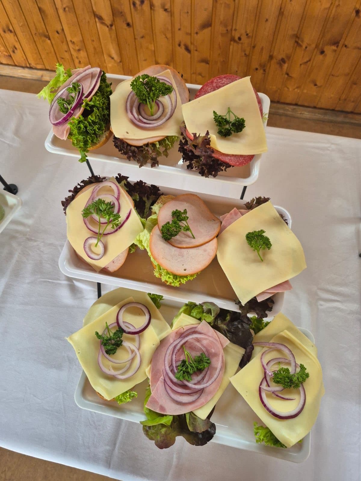 Essen in der Gaststätte Ringwäldchen